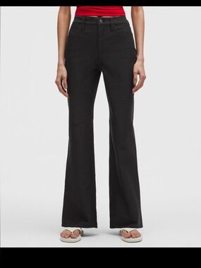 NWOT Easy Five High-Rise Subtle Flare Pants (short)
